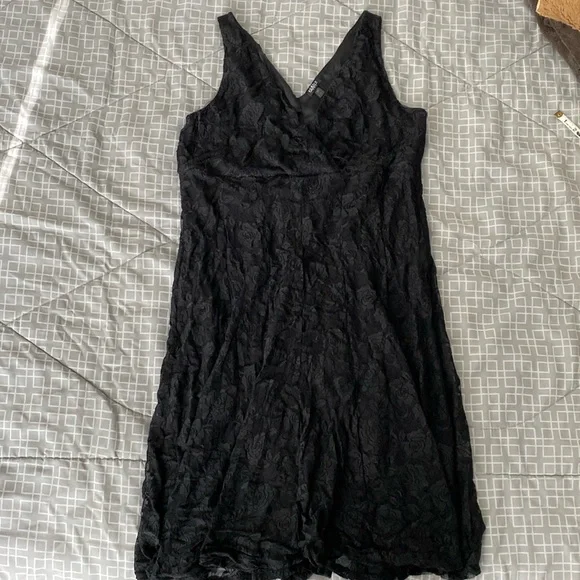 Black floral double-layer diagonal v-neck midi Flowy dress - Picture 1 of 17